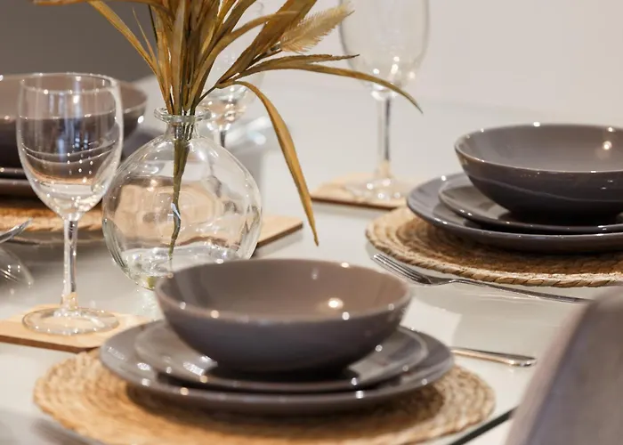 Modern 2 Bedroom With 75” Tv & Free Wi-fi Apartamento Bradford (West Yorkshire)