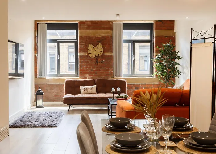 Modern 2 Bedroom With 75” Tv & Free Wi-fi Apartment Bradford (West Yorkshire)